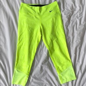 nike cropped leggings